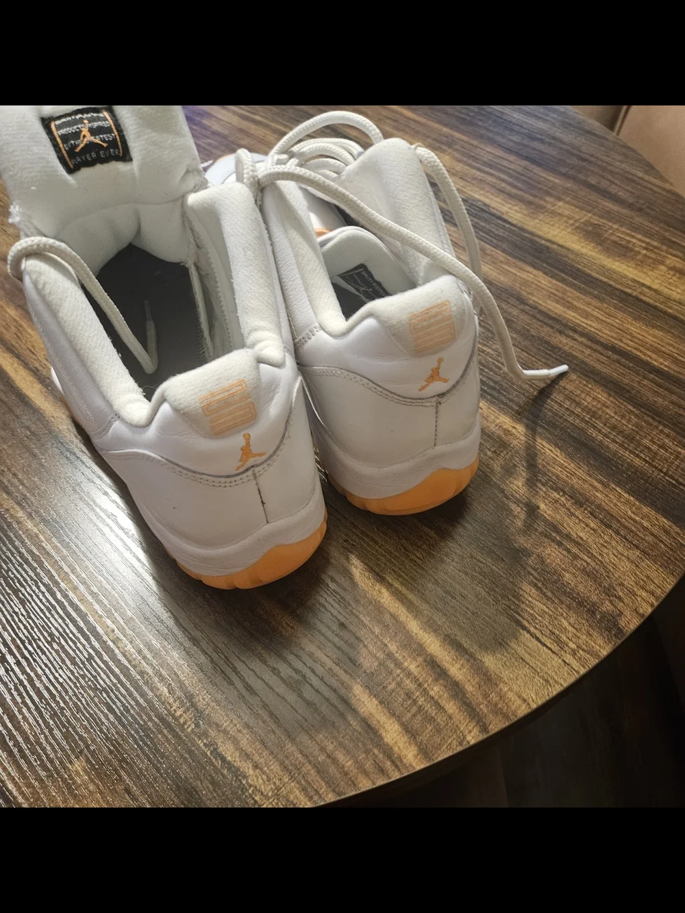 Jordan 11s Low